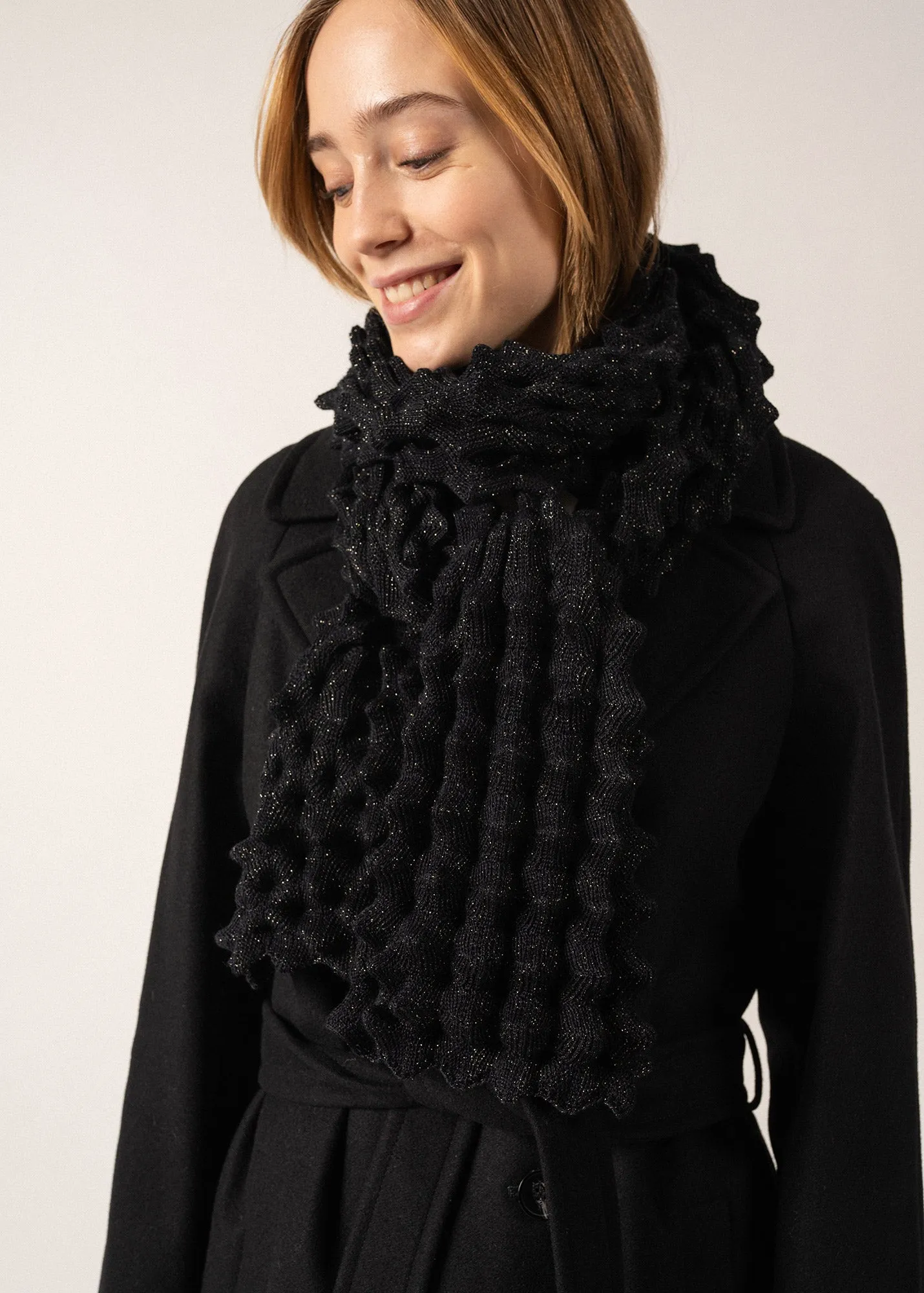 ALVEOLE LUREX - Long Fancy Knit Lurex Scarf (NAVY / CHAMPAGNE)