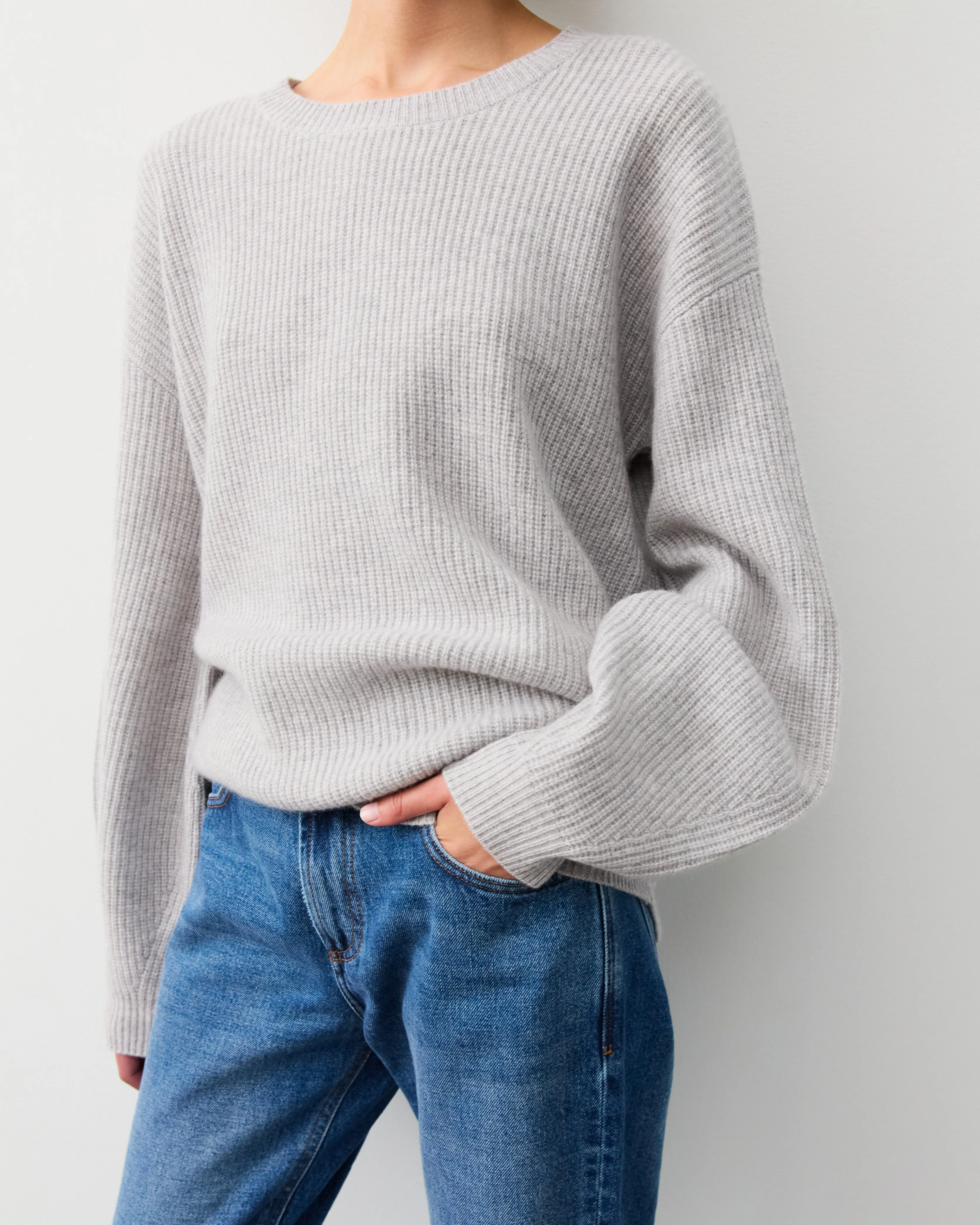 THE CHUNKY CREW SWEATER - FOGGY