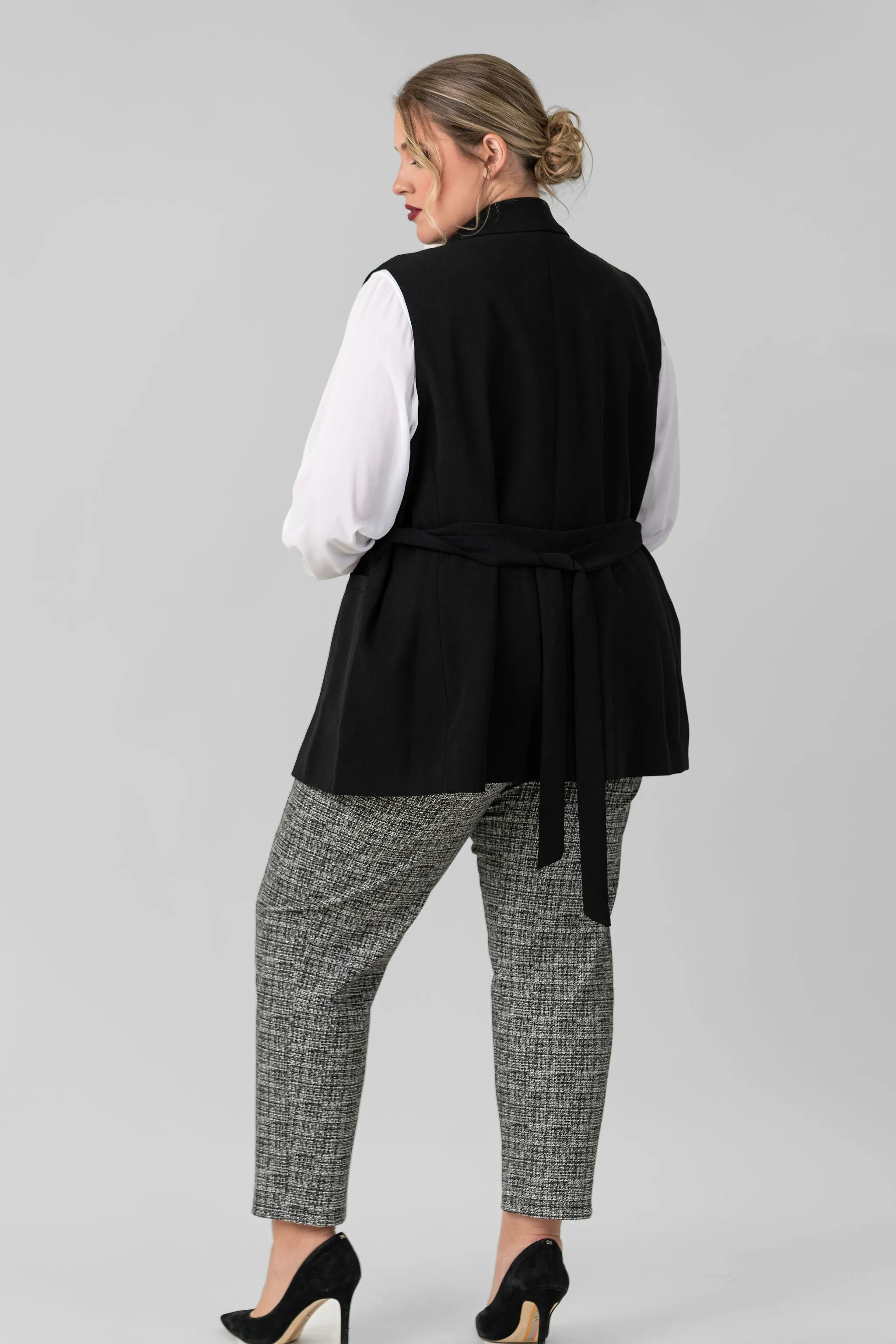 VEST WITH BELT